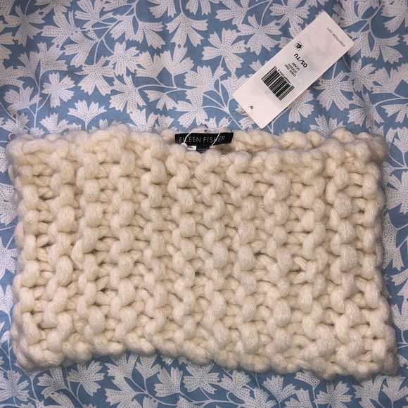 Eileen Fisher Accessories - NWT Eileen Fisher cream neck scarf